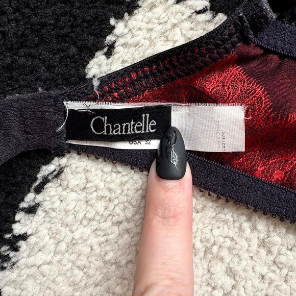 Chantelle Red and Black Lace Bra 32C - Picture 7 of 8